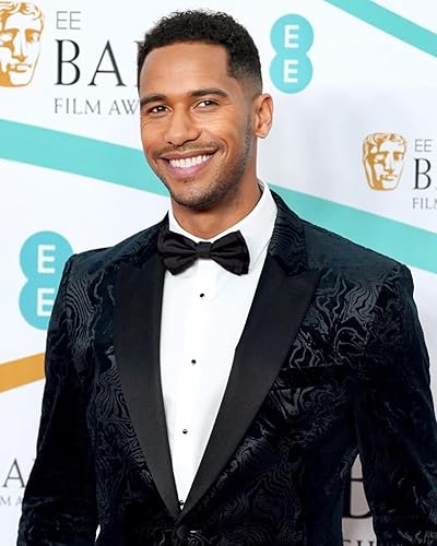 Elliot Knight