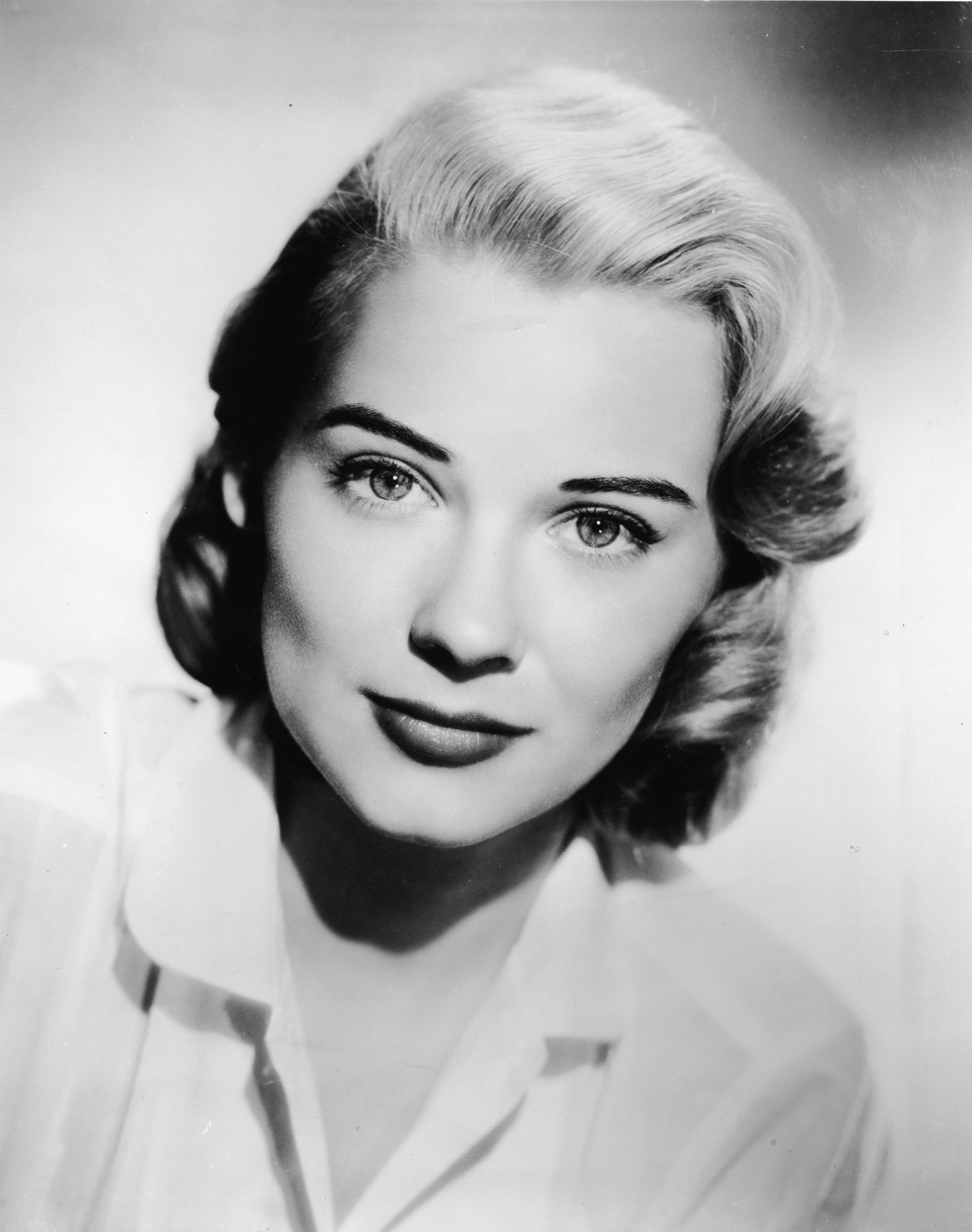 Hope Lange