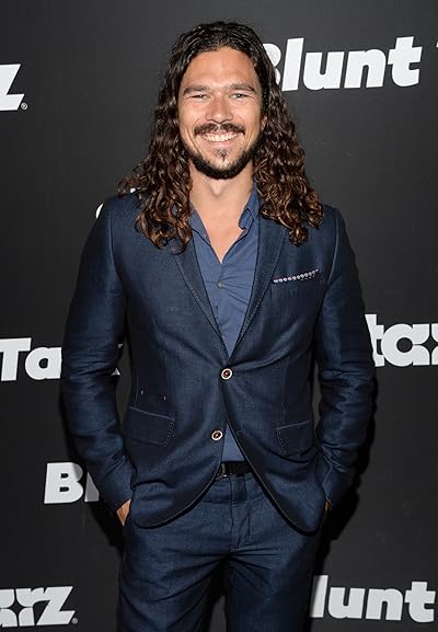 Luke Arnold