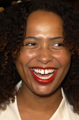 Lisa Nicole Carson