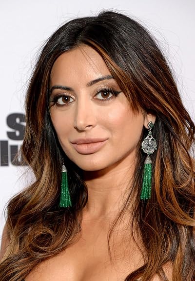 Noureen DeWulf